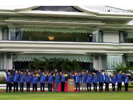 APEC leaders end 2-day Brunei summit